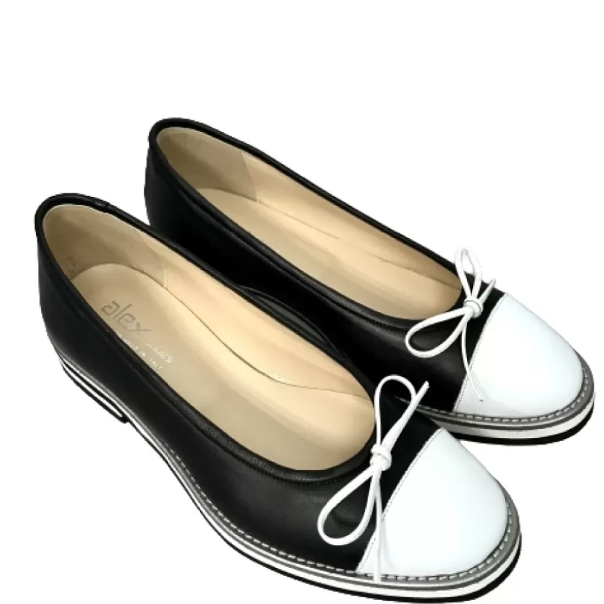 Donna CAMARRI CALZATURE Scarpe Donna | Ballerina Artigianale In Pelle Nera E Bianca