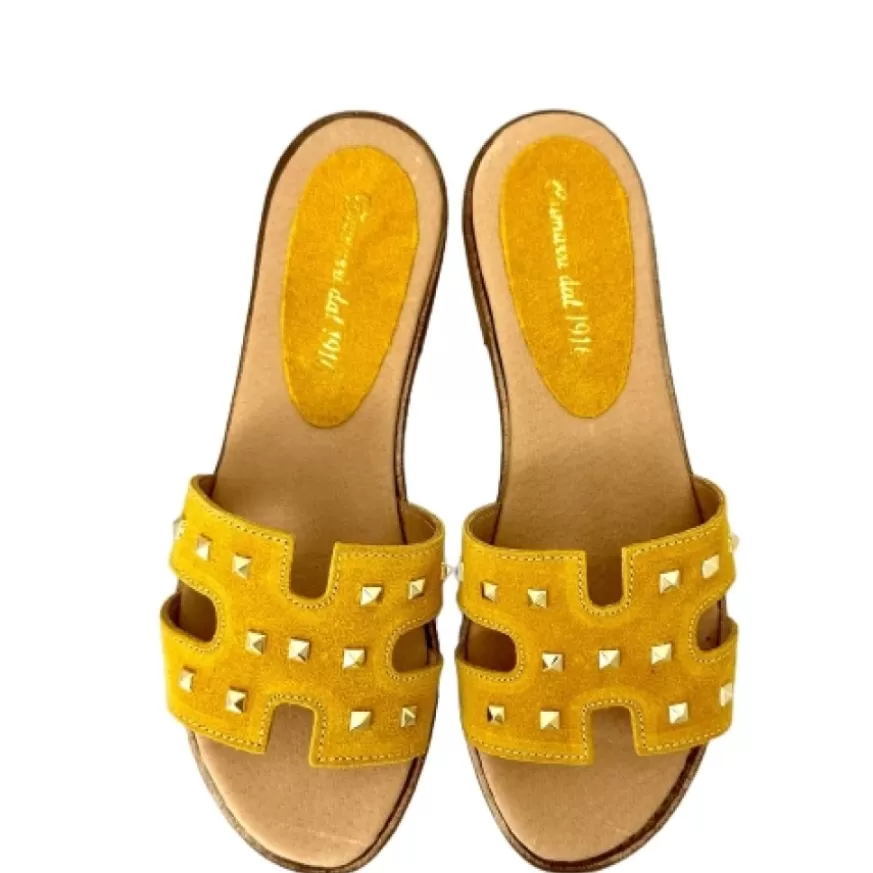 Donna CAMARRI CALZATURE Scarpe Donna | Ciabatta In Camoscio Giallo Con Borchiette