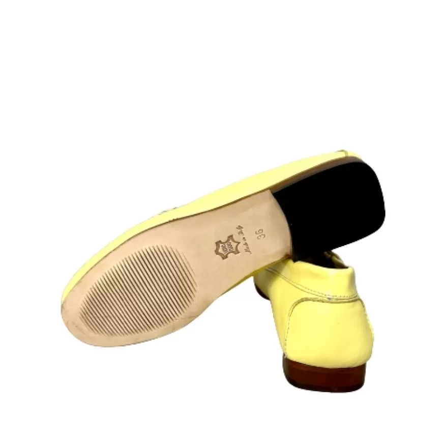 Donna CAMARRI CALZATURE Scarpe Donna | Mocassino Artigianale In Pelle E Vernice Giallo